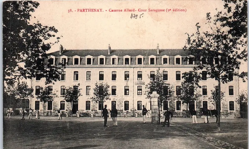 Photo d'époque de la Caserne Allard de Parthenay